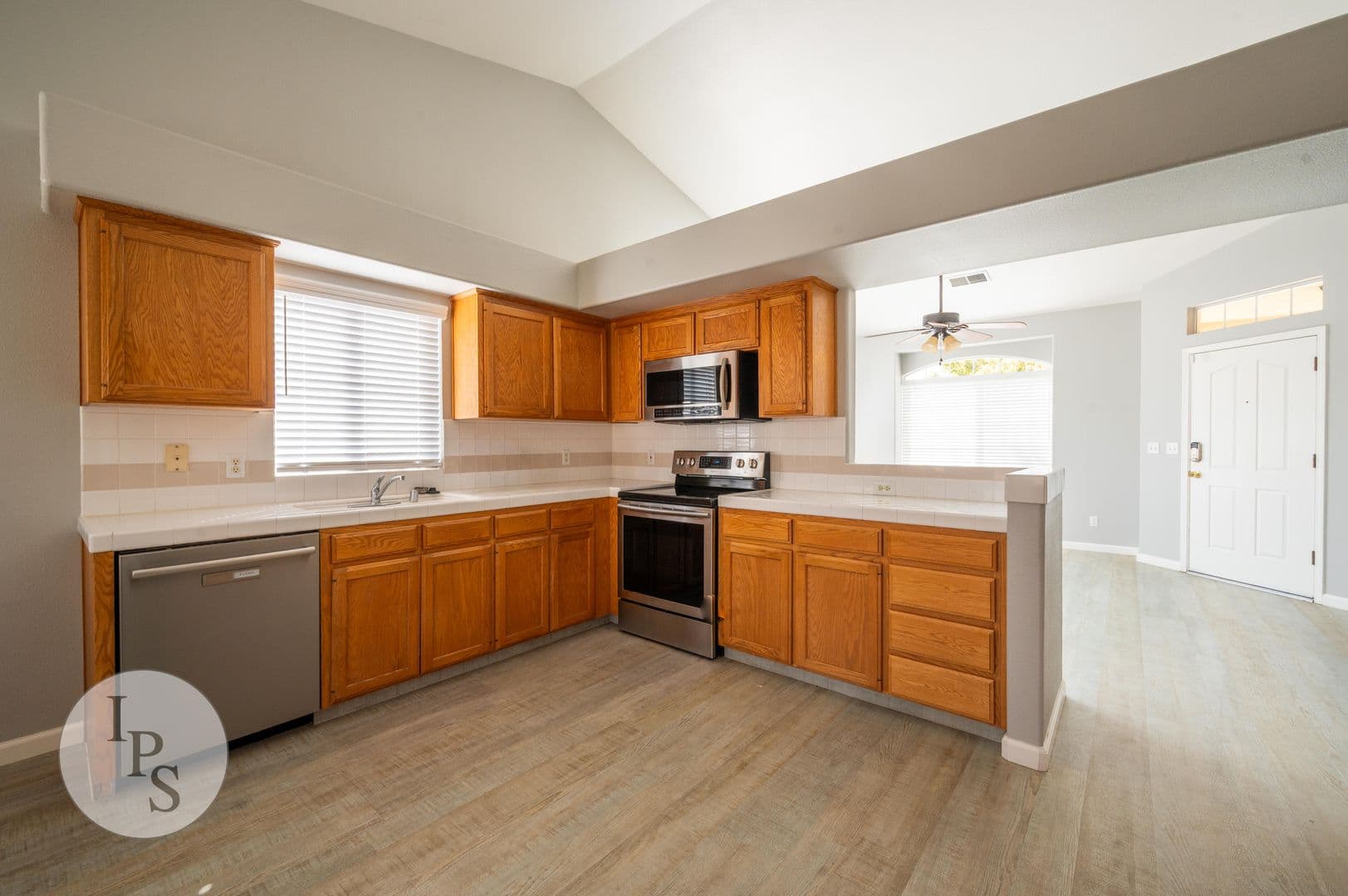 Clovis House: 753 Applegate Ave