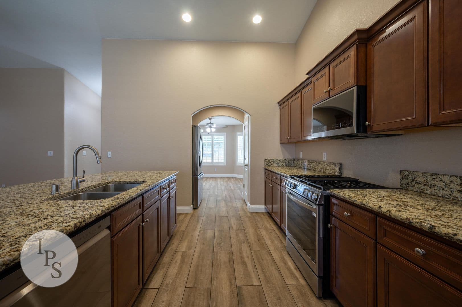 Fresno House: 5450 N Maruyama Ave
