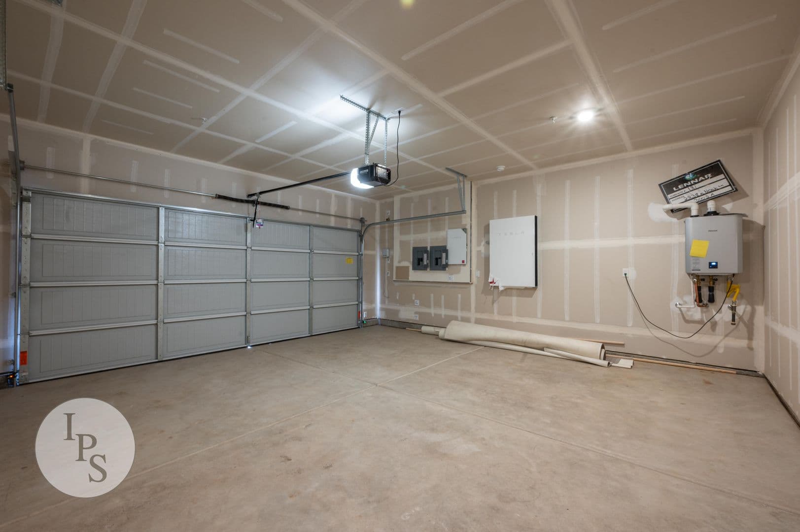 Fresno House: 2838 N Noah Ln