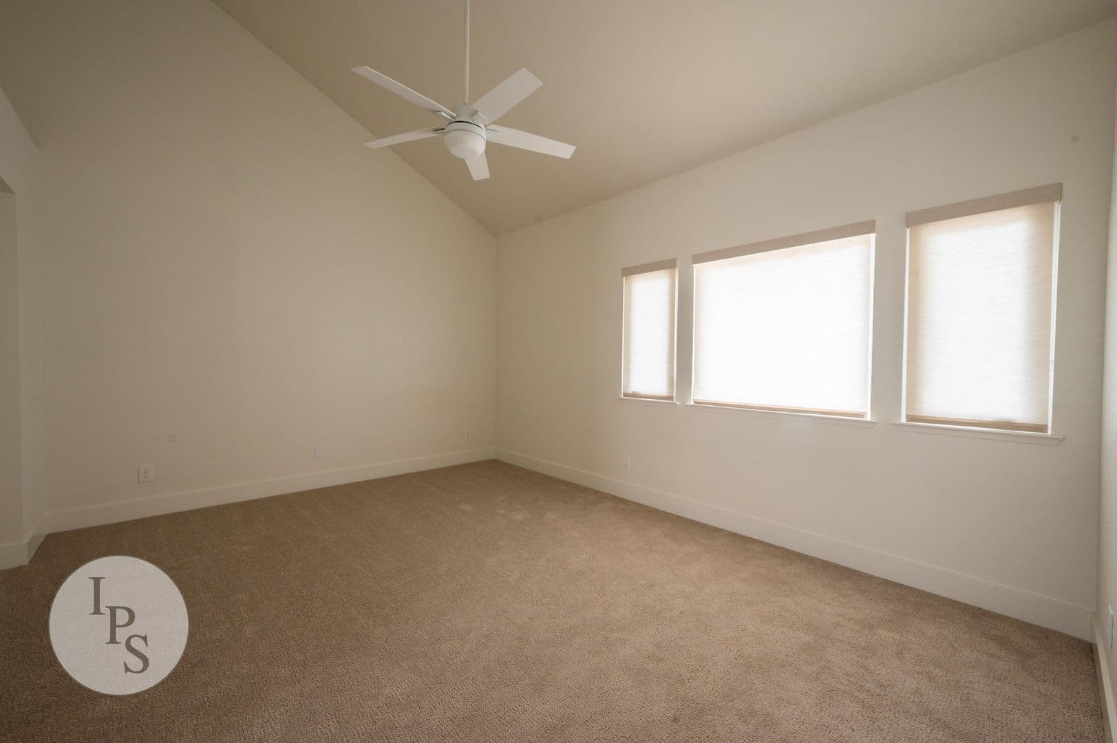 Fresno House: 10474 N Camarillo Dr