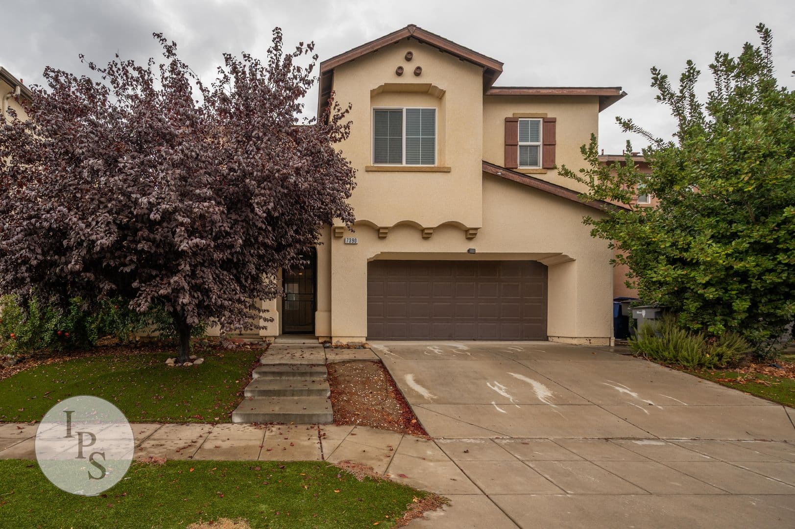 Fresno House: 7390 E. Giavanna Ave