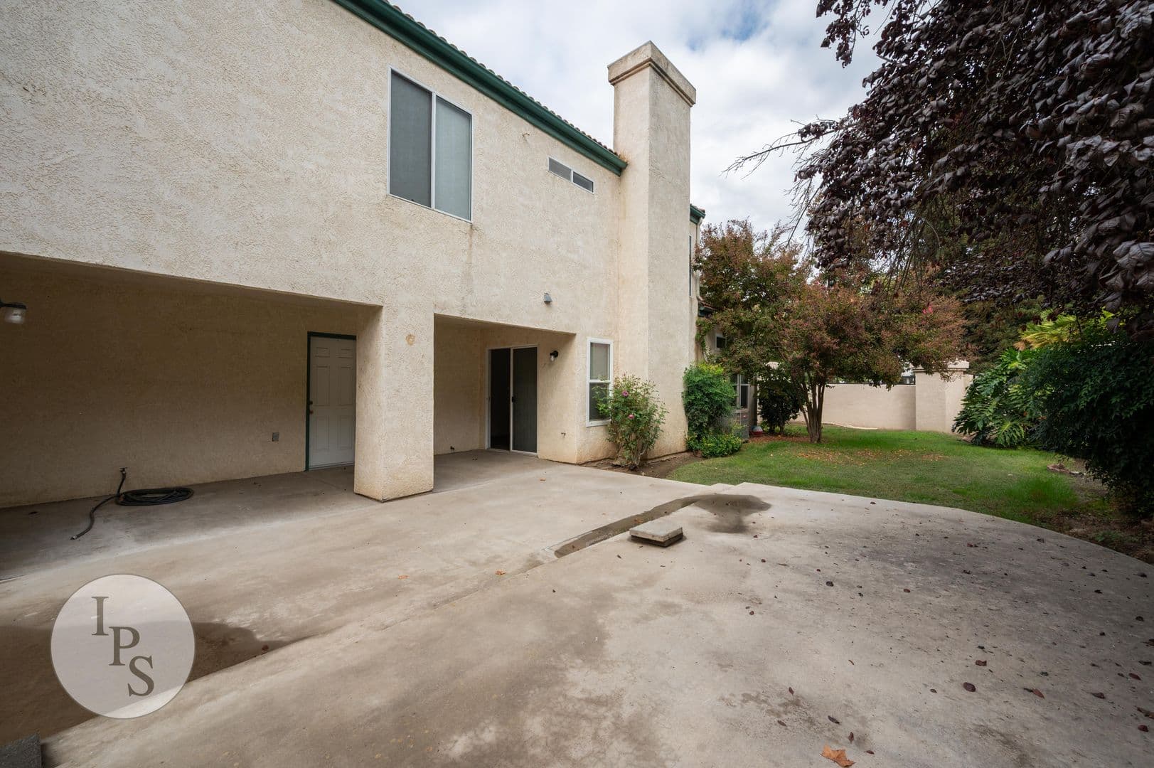 Fresno House: 10474 N Camarillo Dr