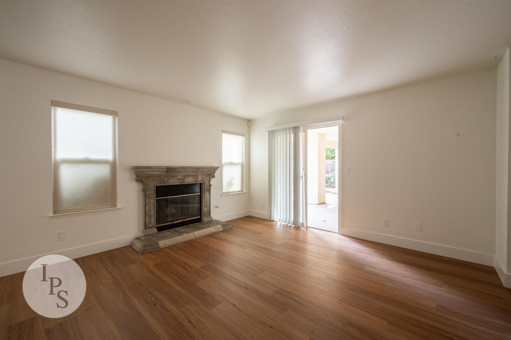 Fresno House: 10474 N Camarillo Dr