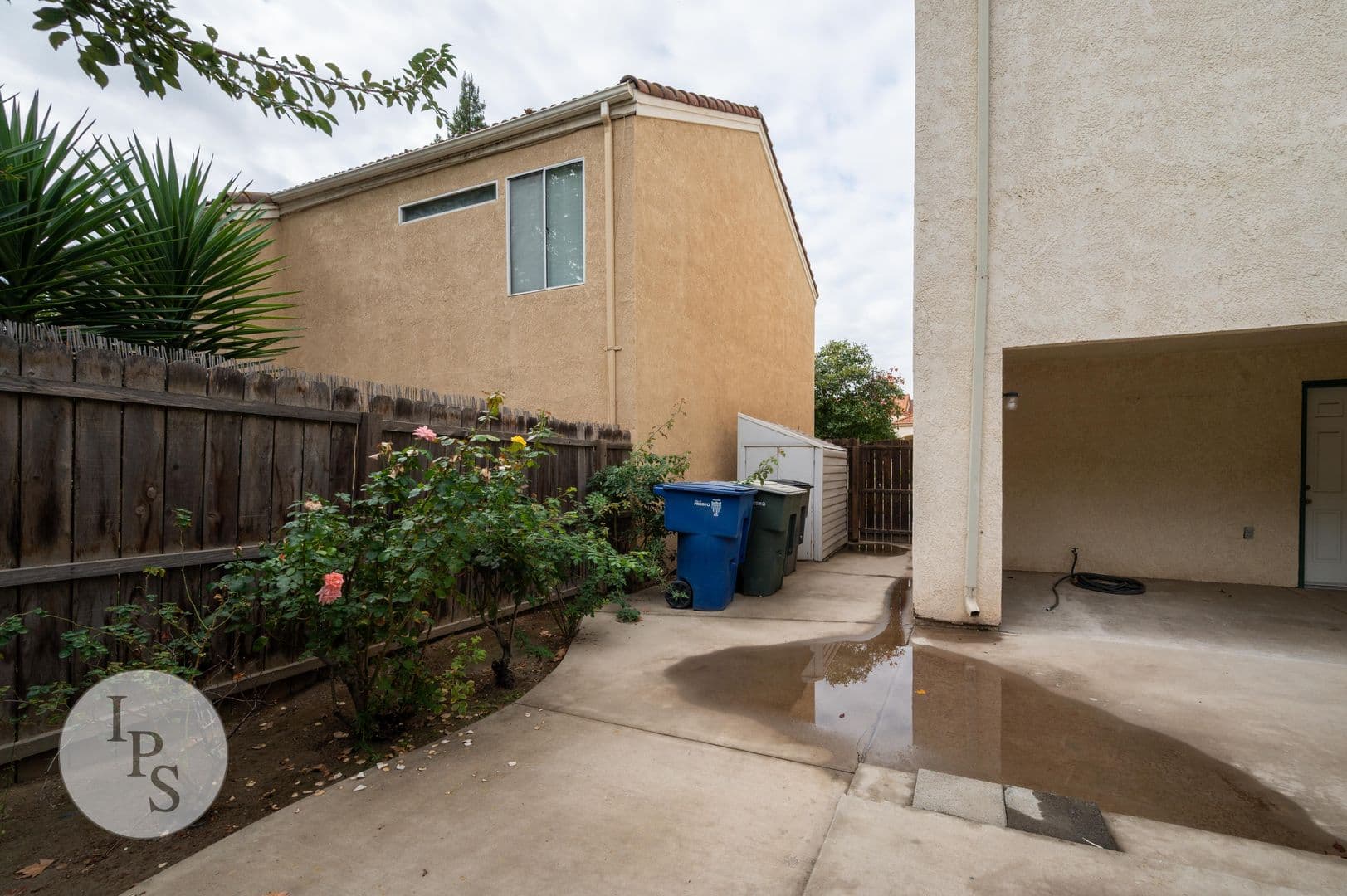 Fresno House: 10474 N Camarillo Dr