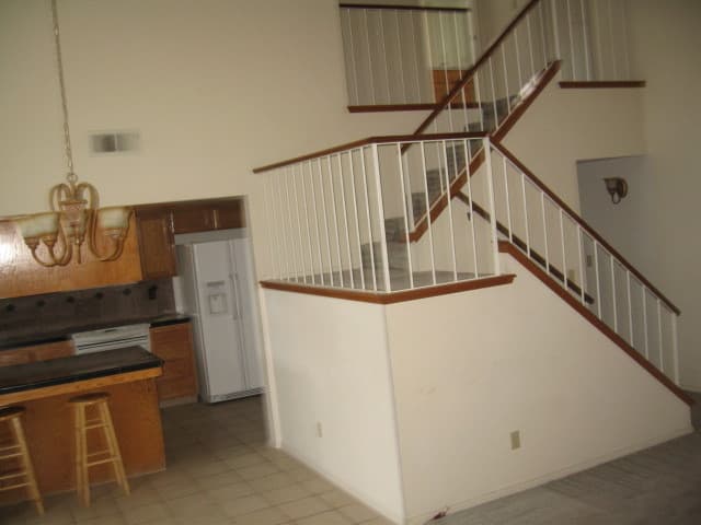 Fresno House: 1174 E. Goshen Ave.