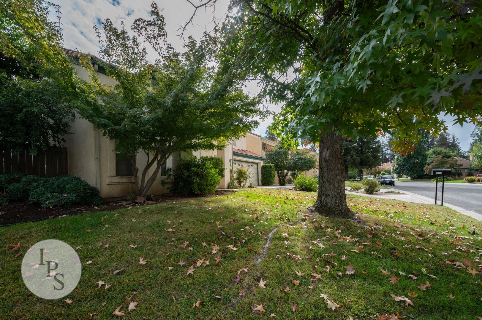 Fresno House: 10474 N Camarillo Dr