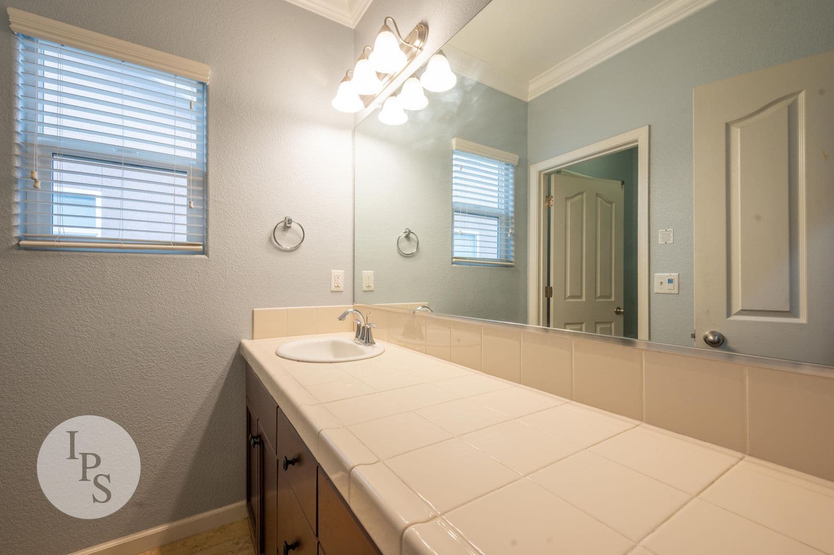 Fresno House: 7390 E. Giavanna Ave