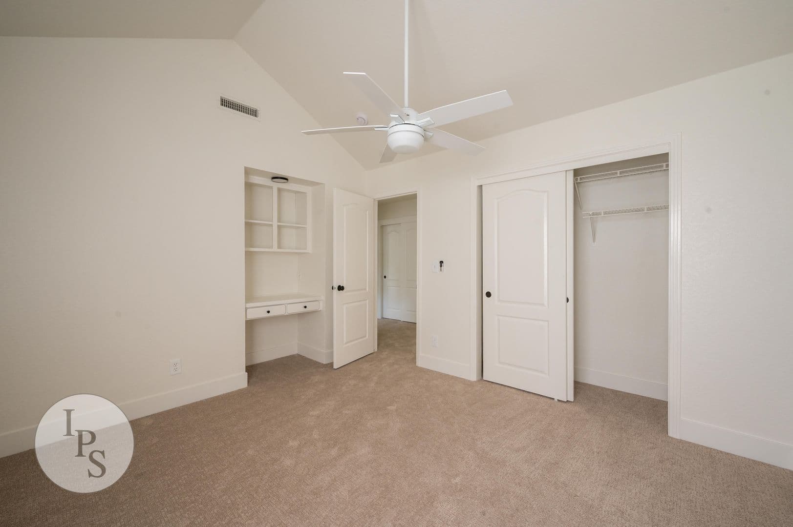 Fresno House: 10474 N Camarillo Dr