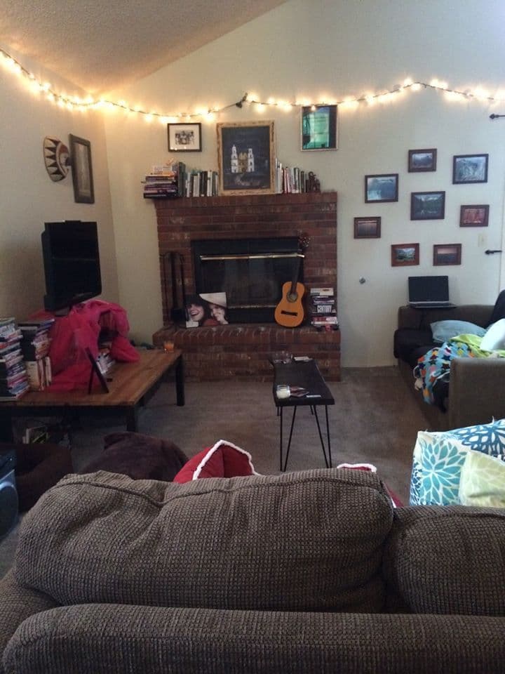 Fresno House: 1174 E. Goshen Ave.