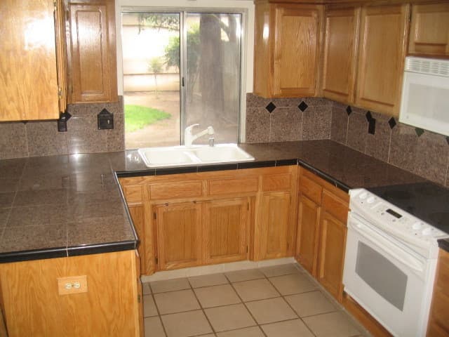 Fresno House: 1174 E. Goshen Ave.