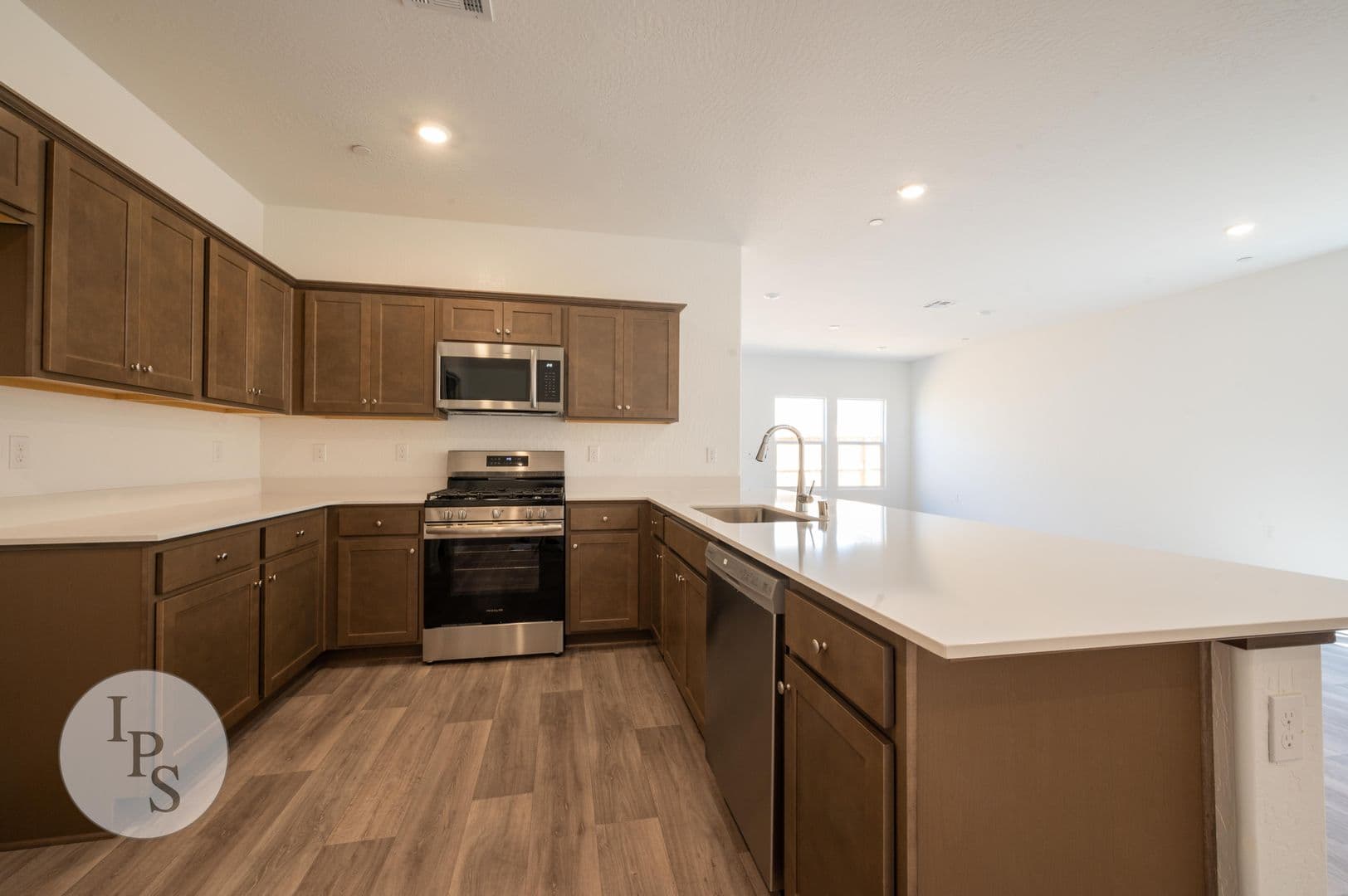 Fresno House: 2838 N Noah Ln