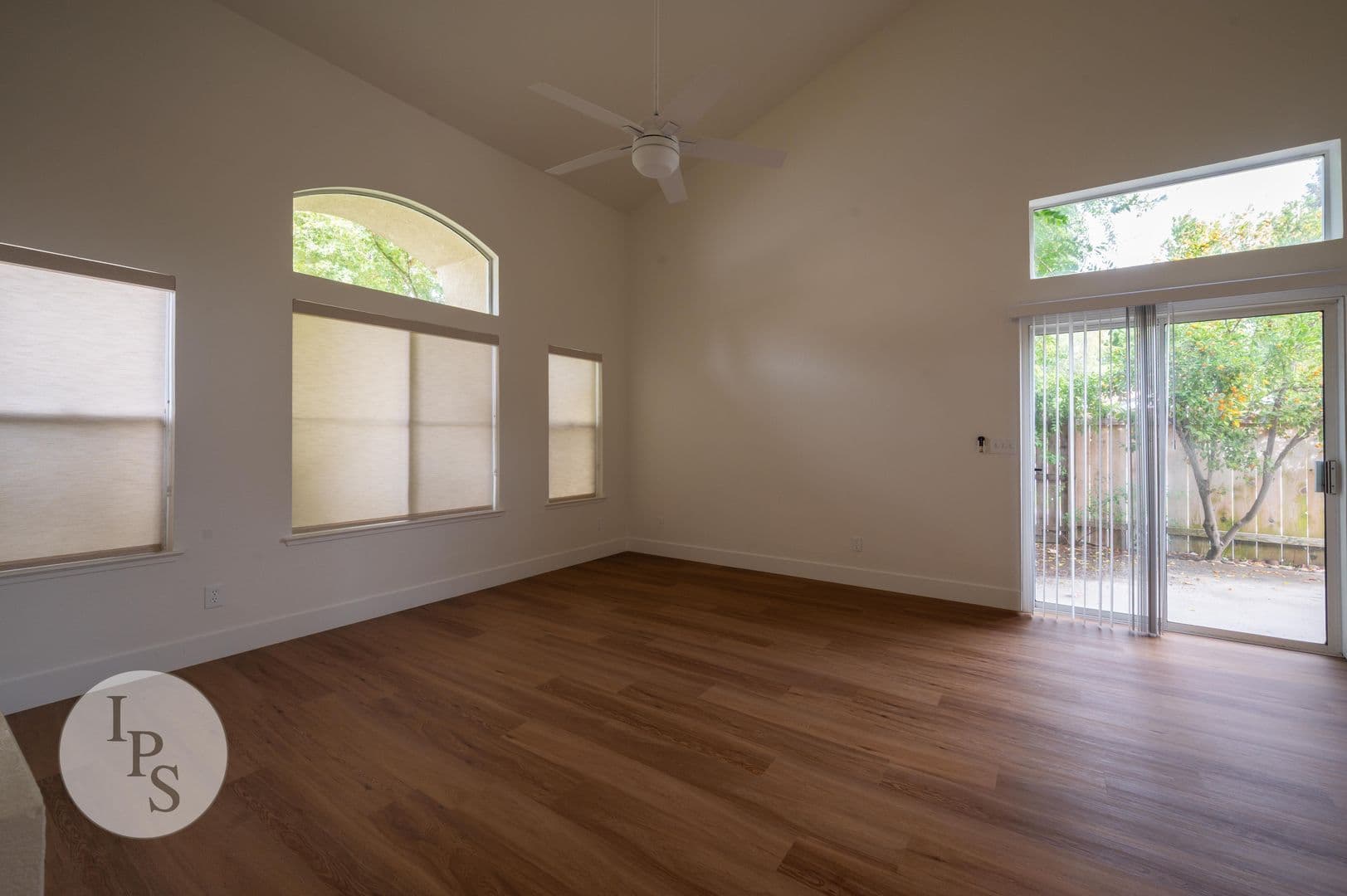 Fresno House: 10474 N Camarillo Dr