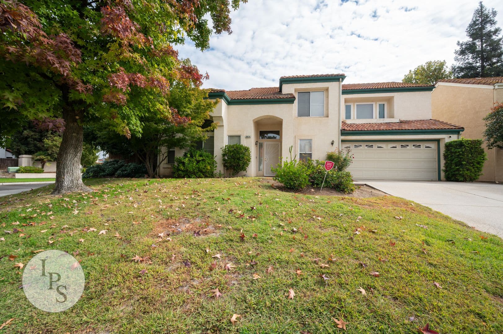 Fresno House: 10474 N Camarillo Dr