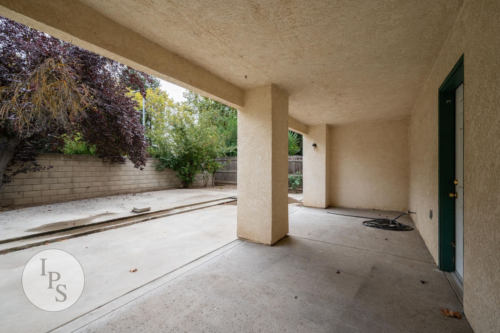 Fresno House: 10474 N Camarillo Dr