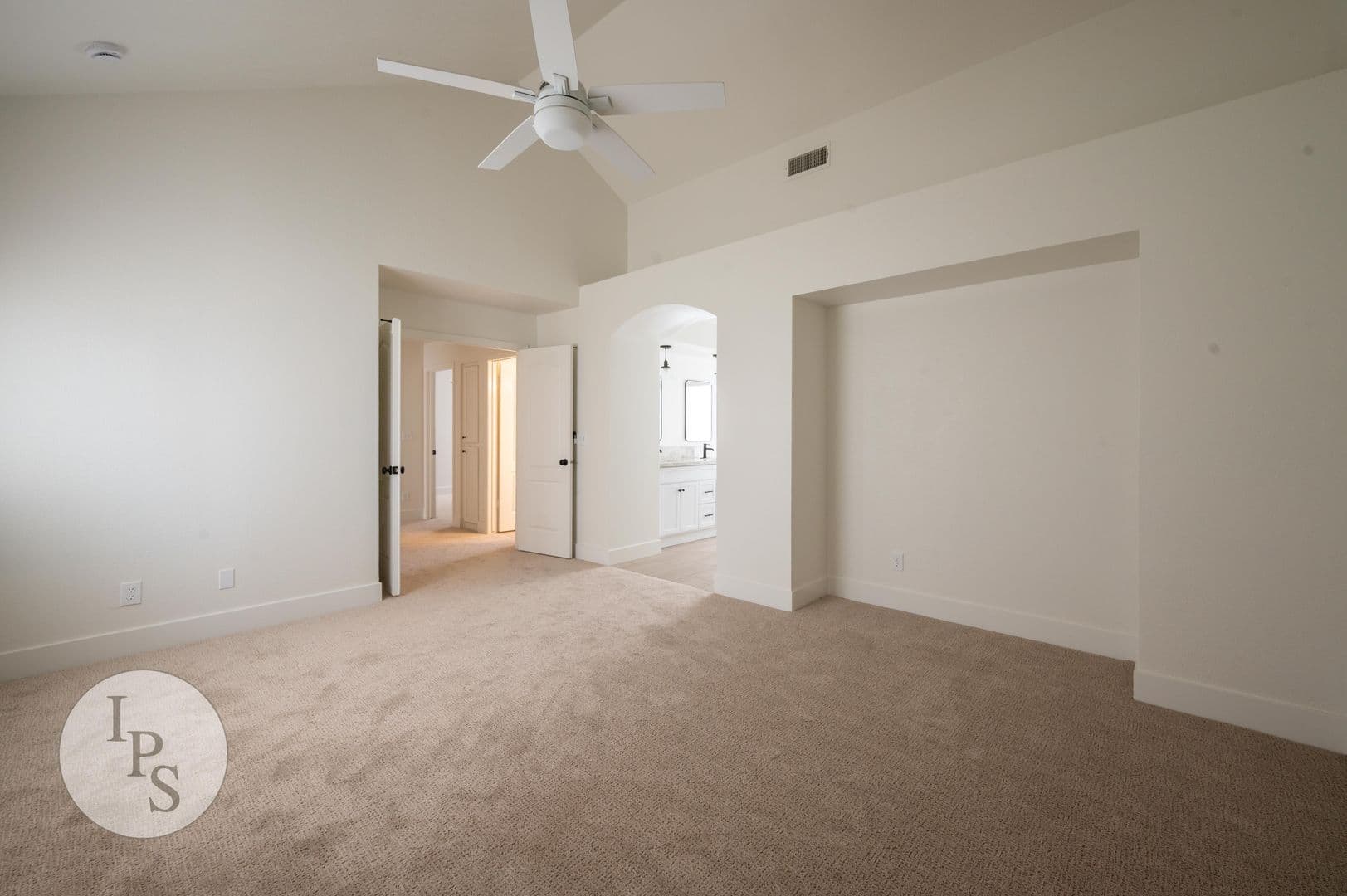 Fresno House: 10474 N Camarillo Dr
