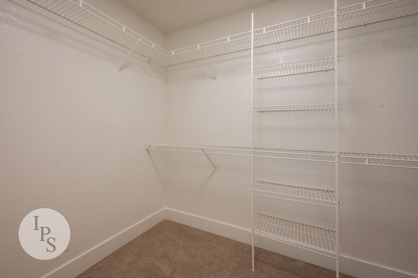 Fresno House: 10474 N Camarillo Dr