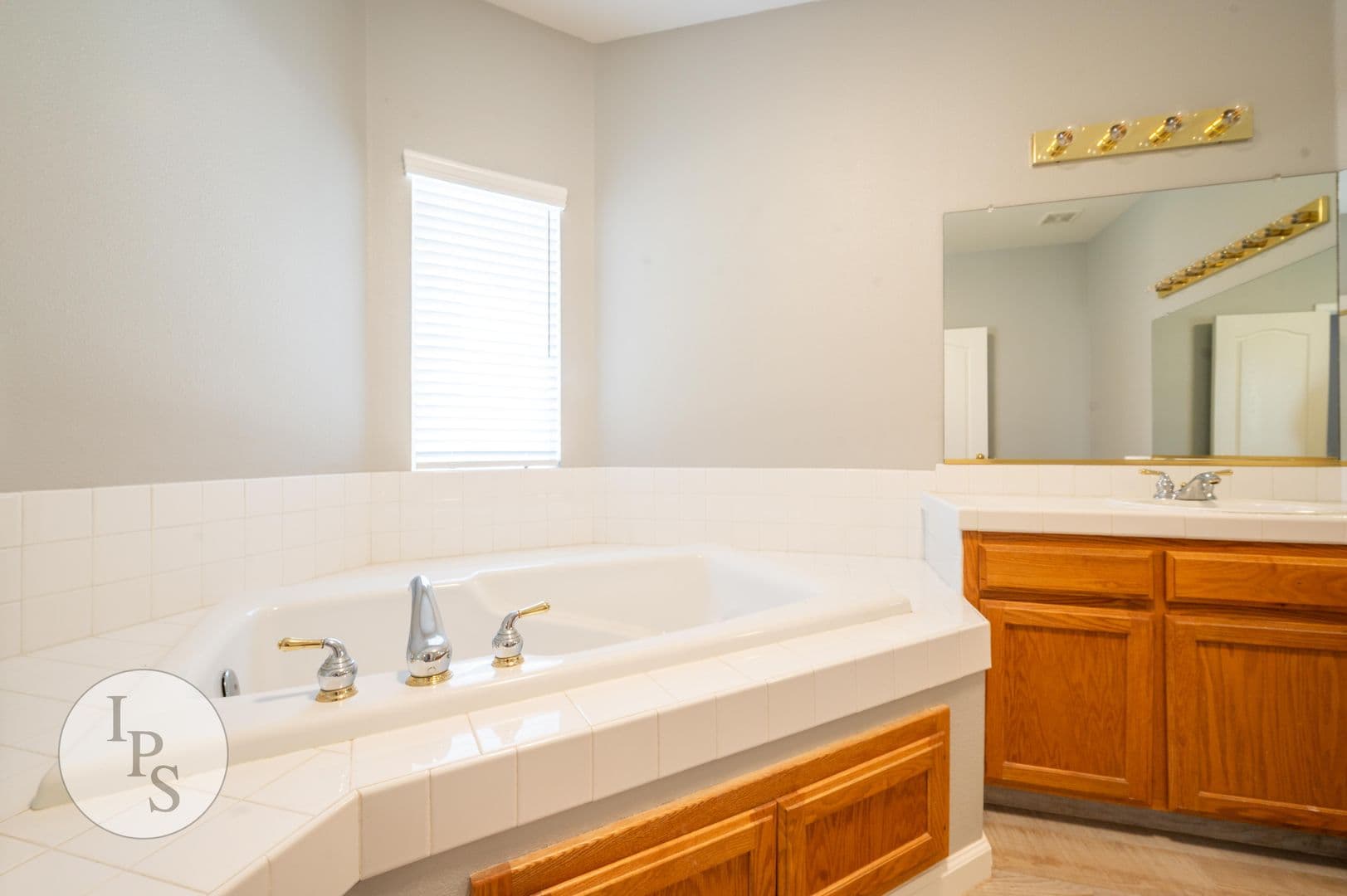 Clovis House: 753 Applegate Ave