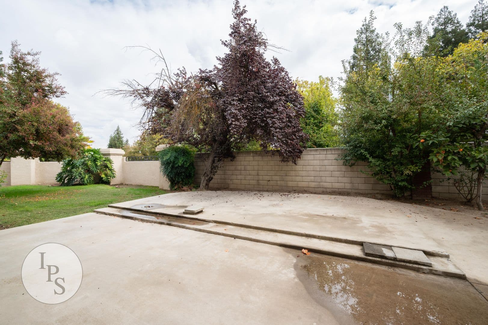 Fresno House: 10474 N Camarillo Dr