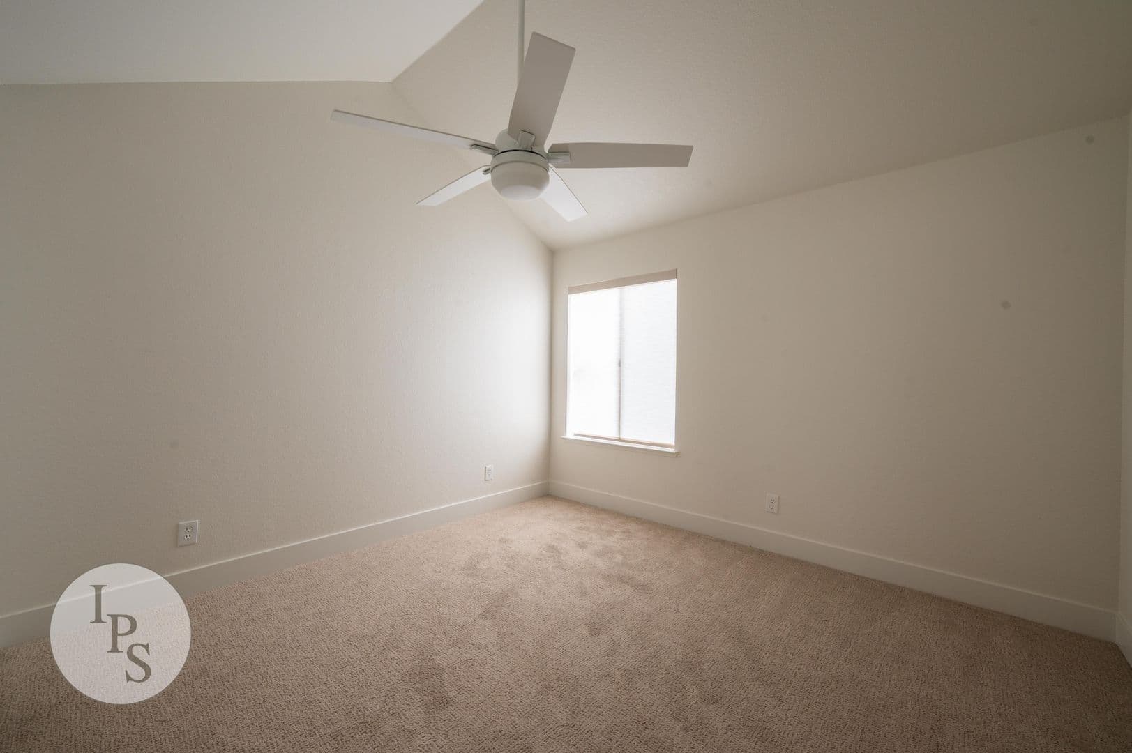 Fresno House: 10474 N Camarillo Dr