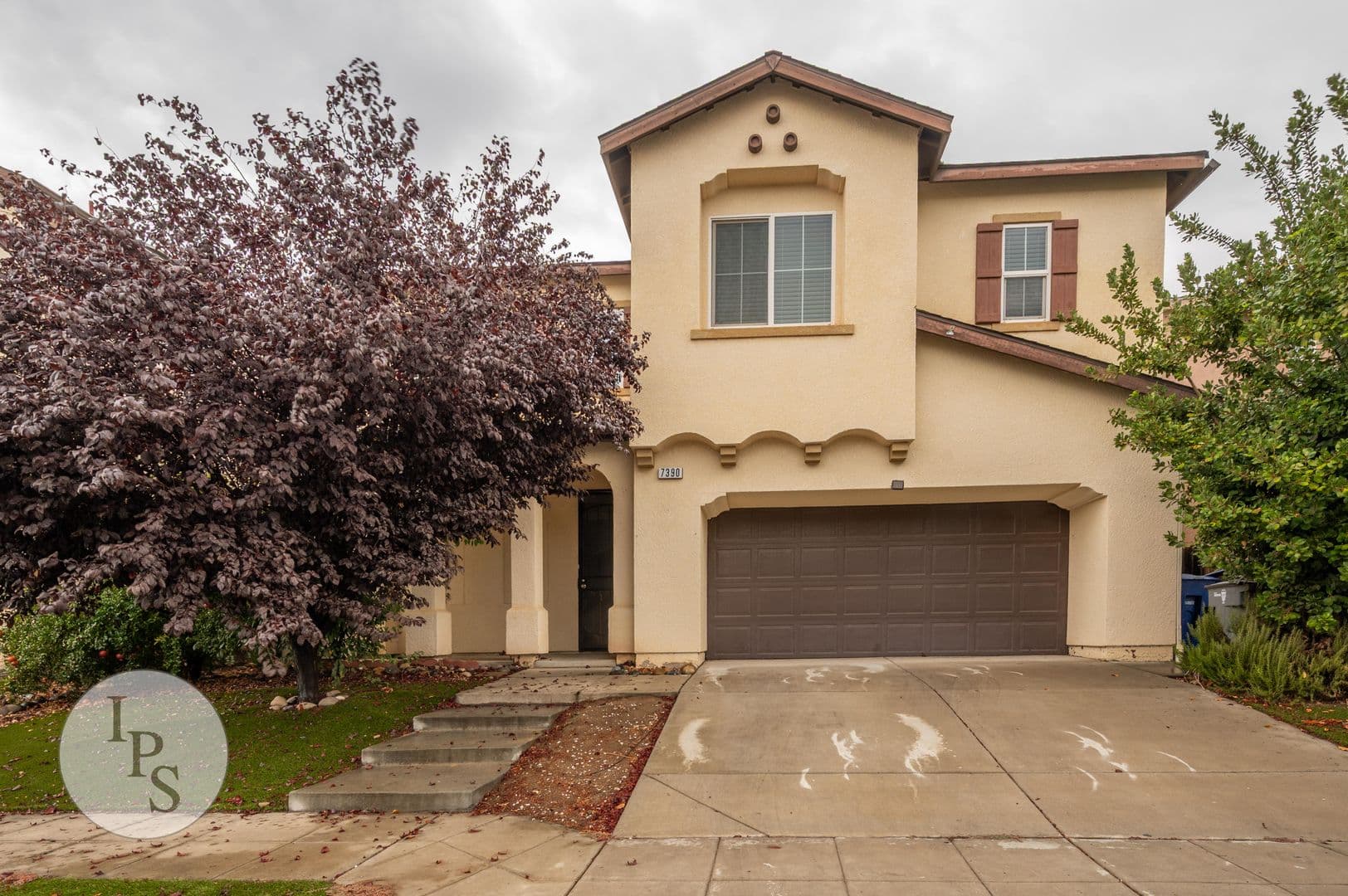 Fresno House: 7390 E. Giavanna Ave