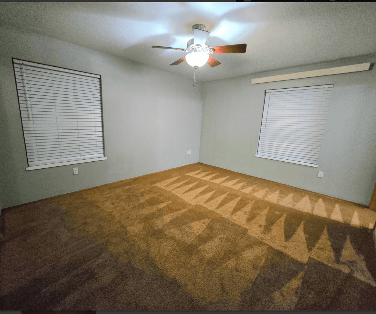 Portland Apartment: 6867 Fessenden St