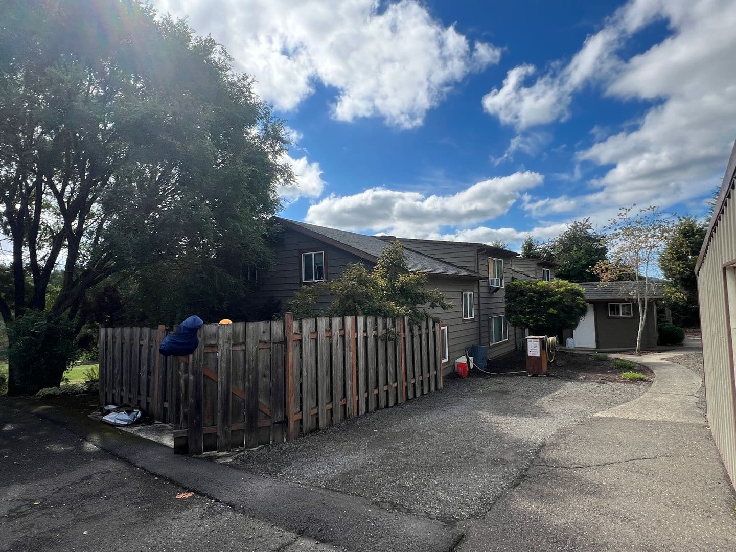 Gresham Apartment: 8031 SE Orient Dr