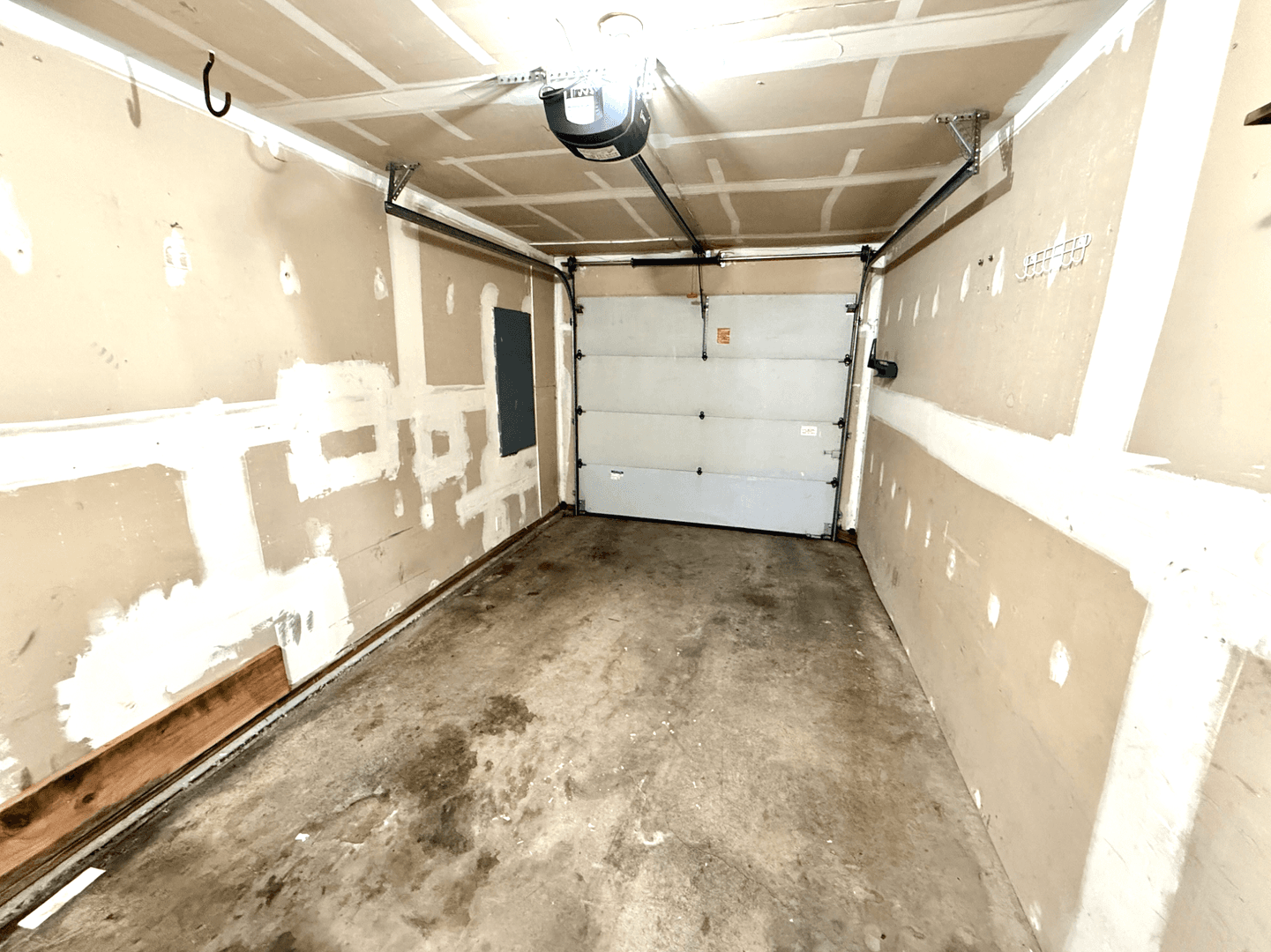 Troutdale Apartment: 1202 SW 257th Ave,
