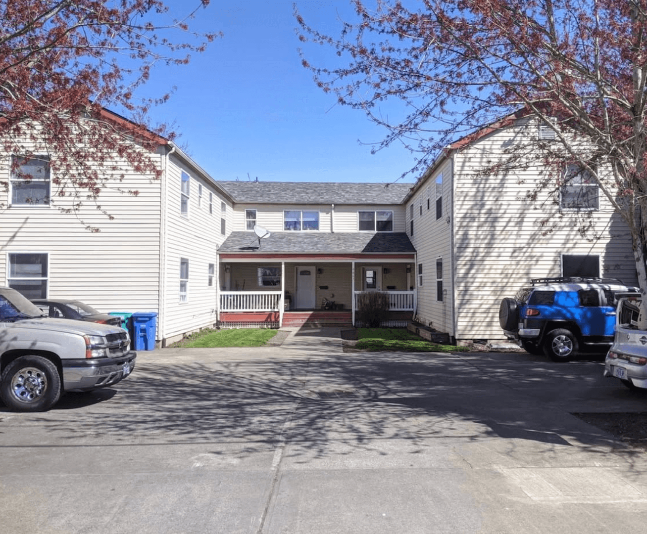 Portland Apartment: 6867 Fessenden St