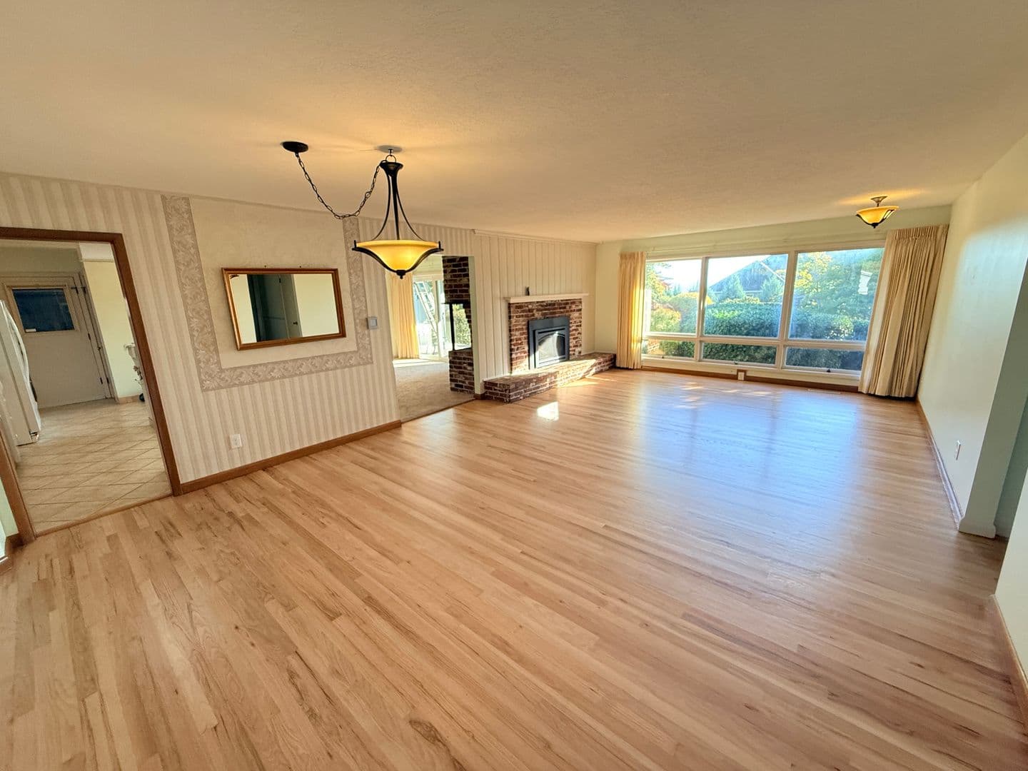 Happy Valley House: 11540 SE Idleman Rd