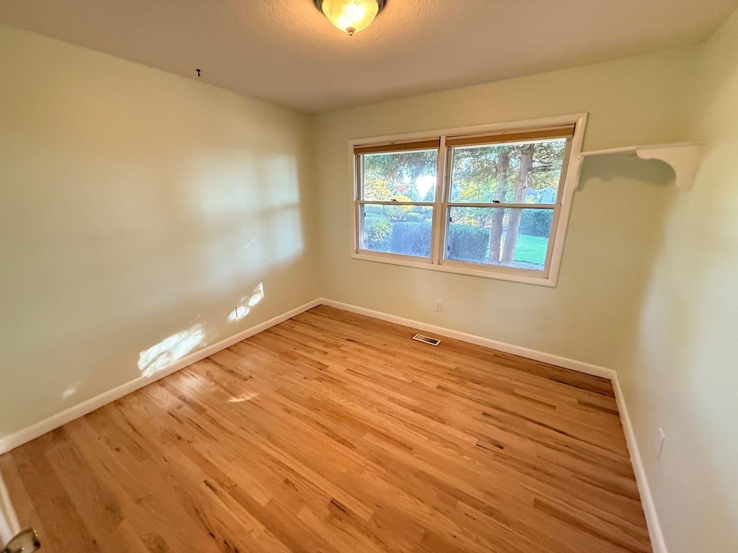 Happy Valley House: 11540 SE Idleman Rd