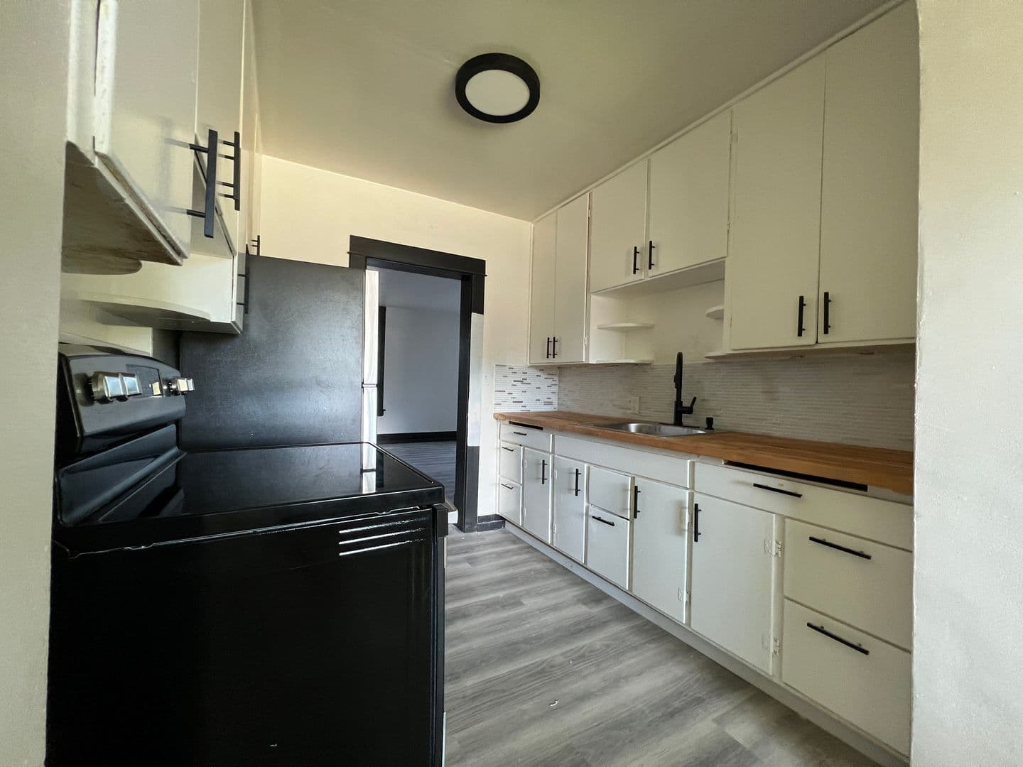 Medical Lake Apartment: 623 E Lake St
