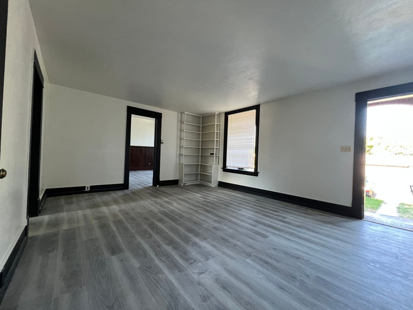 Medical Lake Apartment: 623 E Lake St