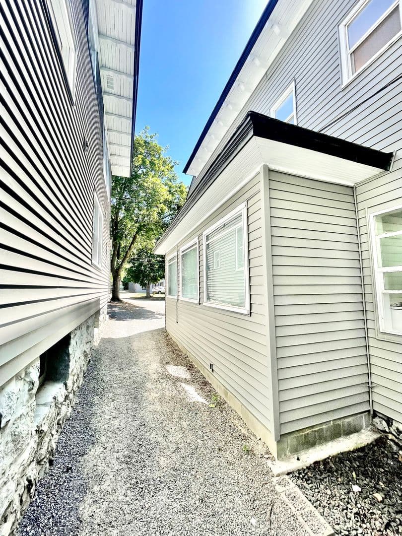 Spokane Apartment: 1217 & 1223 W 6th Ave