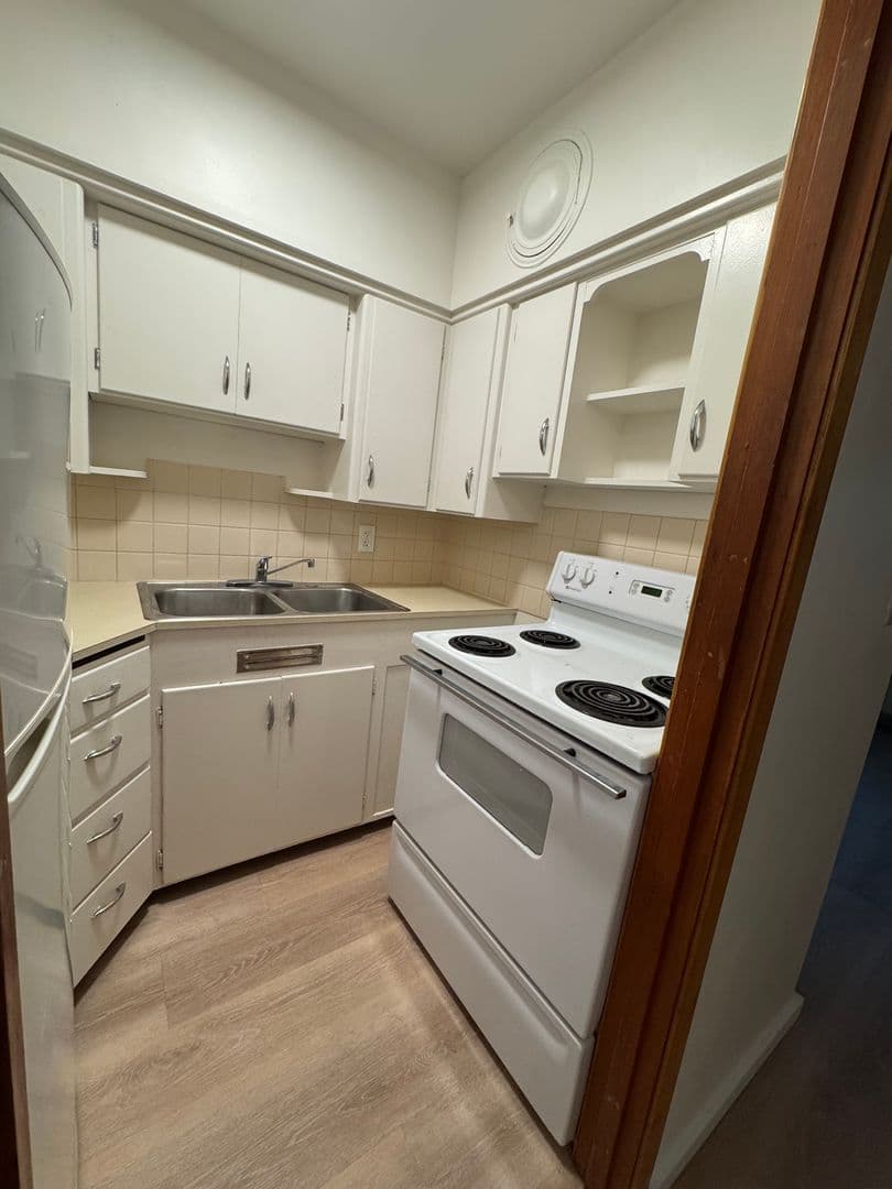 Spokane Apartment: 1806 W Pacific Ave