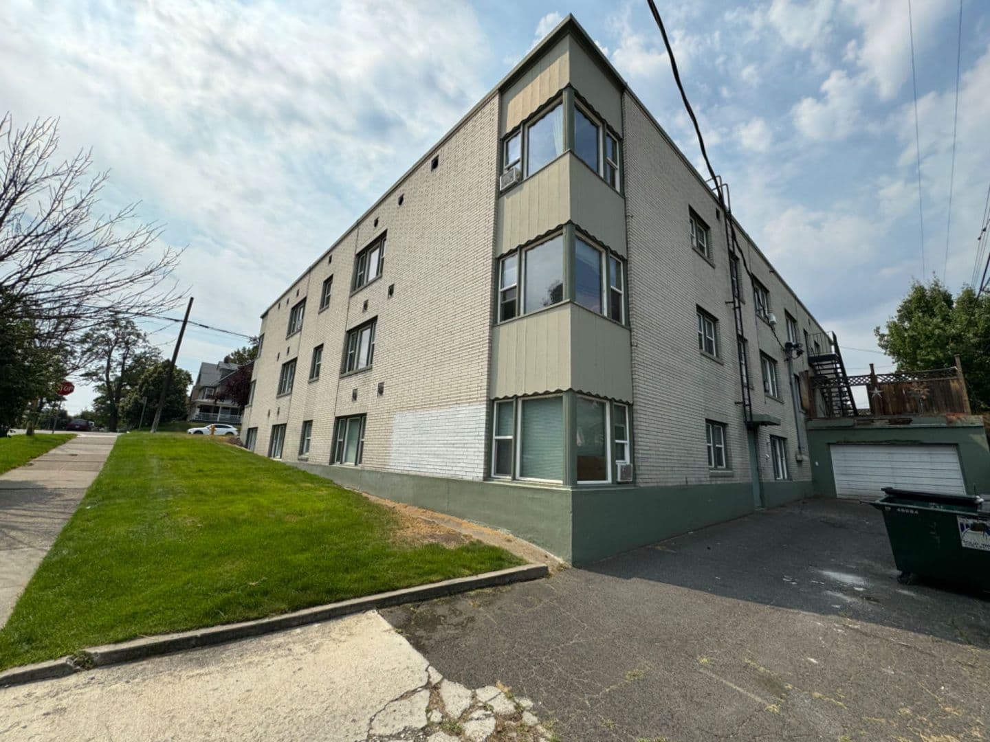 Spokane Apartment: 1806 W Pacific Ave