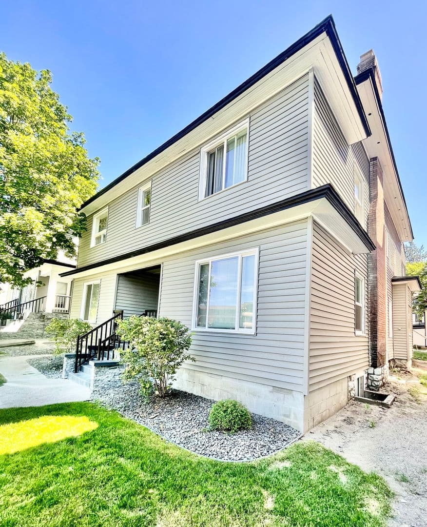 Spokane Apartment: 1217 & 1223 W 6th Ave