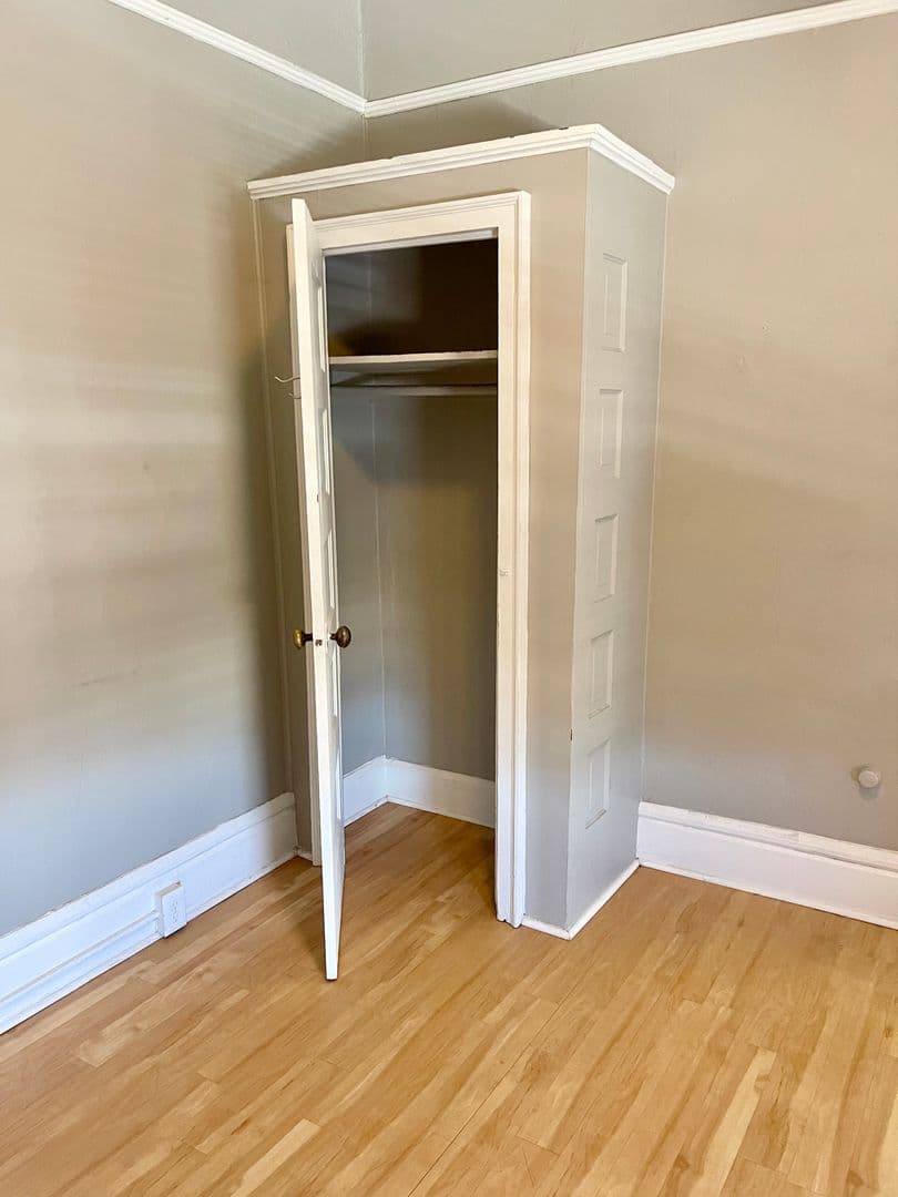 Spokane Apartment: 106 S Cedar St