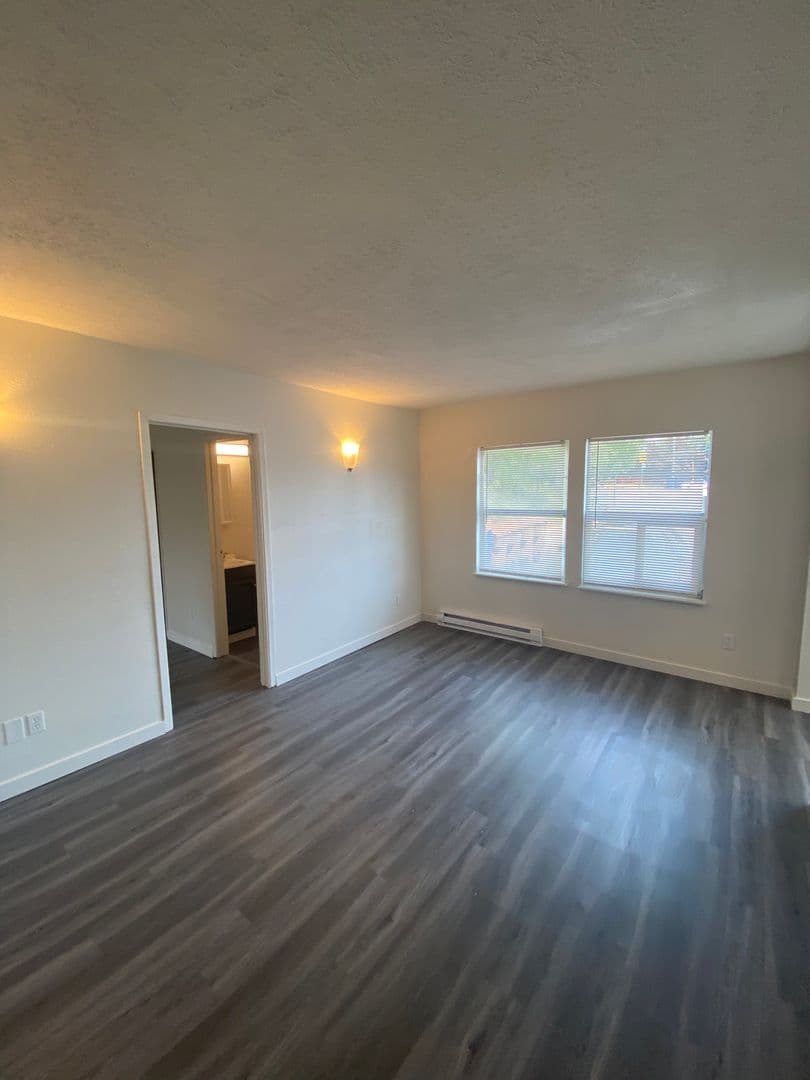 Spokane Apartment: 2008 W Sunset Blvd