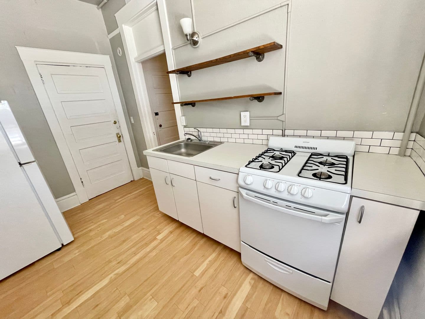 Spokane Apartment: 106 S Cedar St