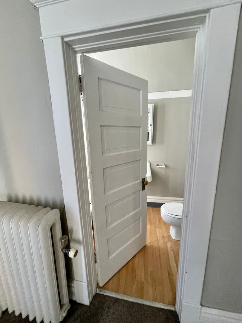 Spokane Apartment: 106 S Cedar St