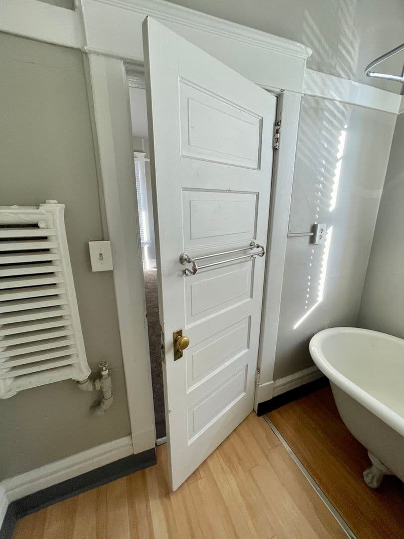 Spokane Apartment: 106 S Cedar St