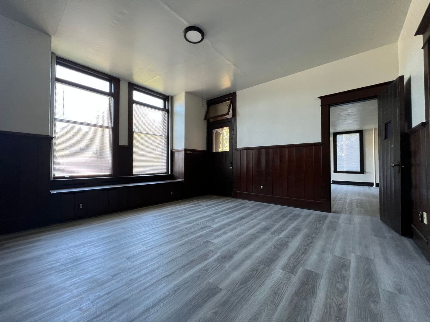 Medical Lake Apartment: 623 E Lake St