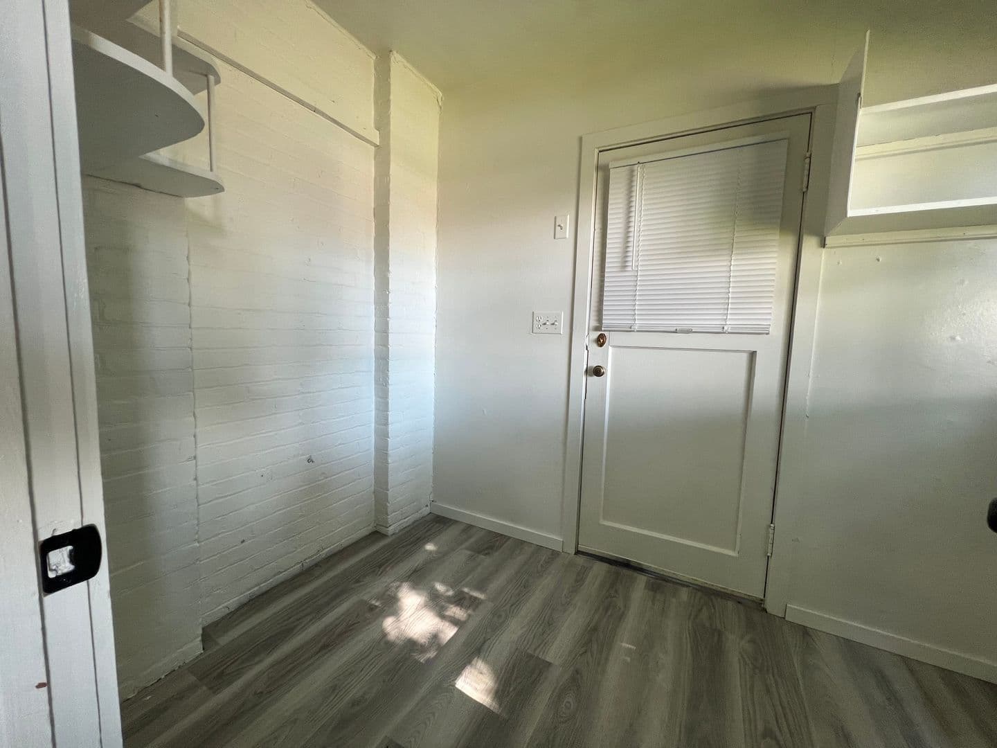 Medical Lake Apartment: 623 E Lake St