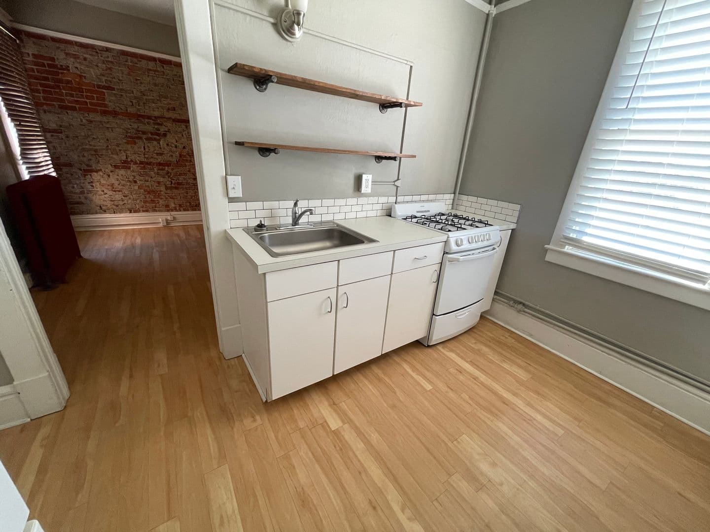Spokane Apartment: 106 S Cedar St