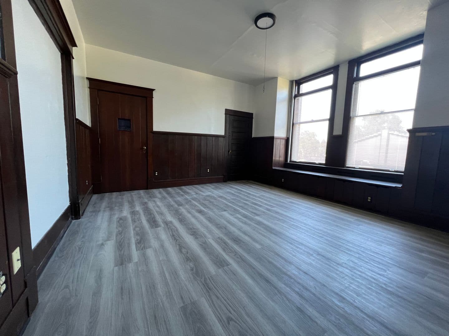 Medical Lake Apartment: 623 E Lake St