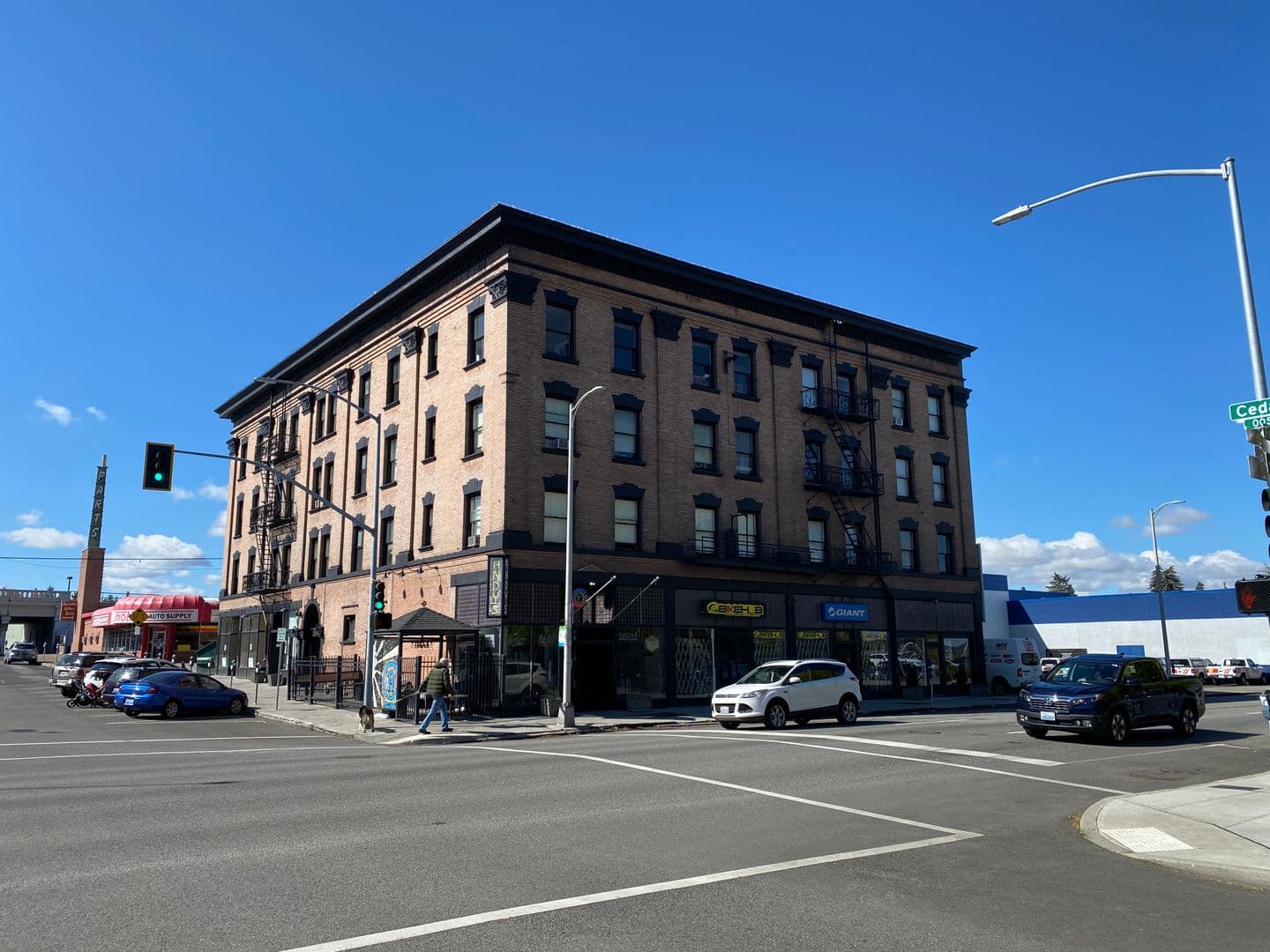 Spokane Apartment: 106 S Cedar St