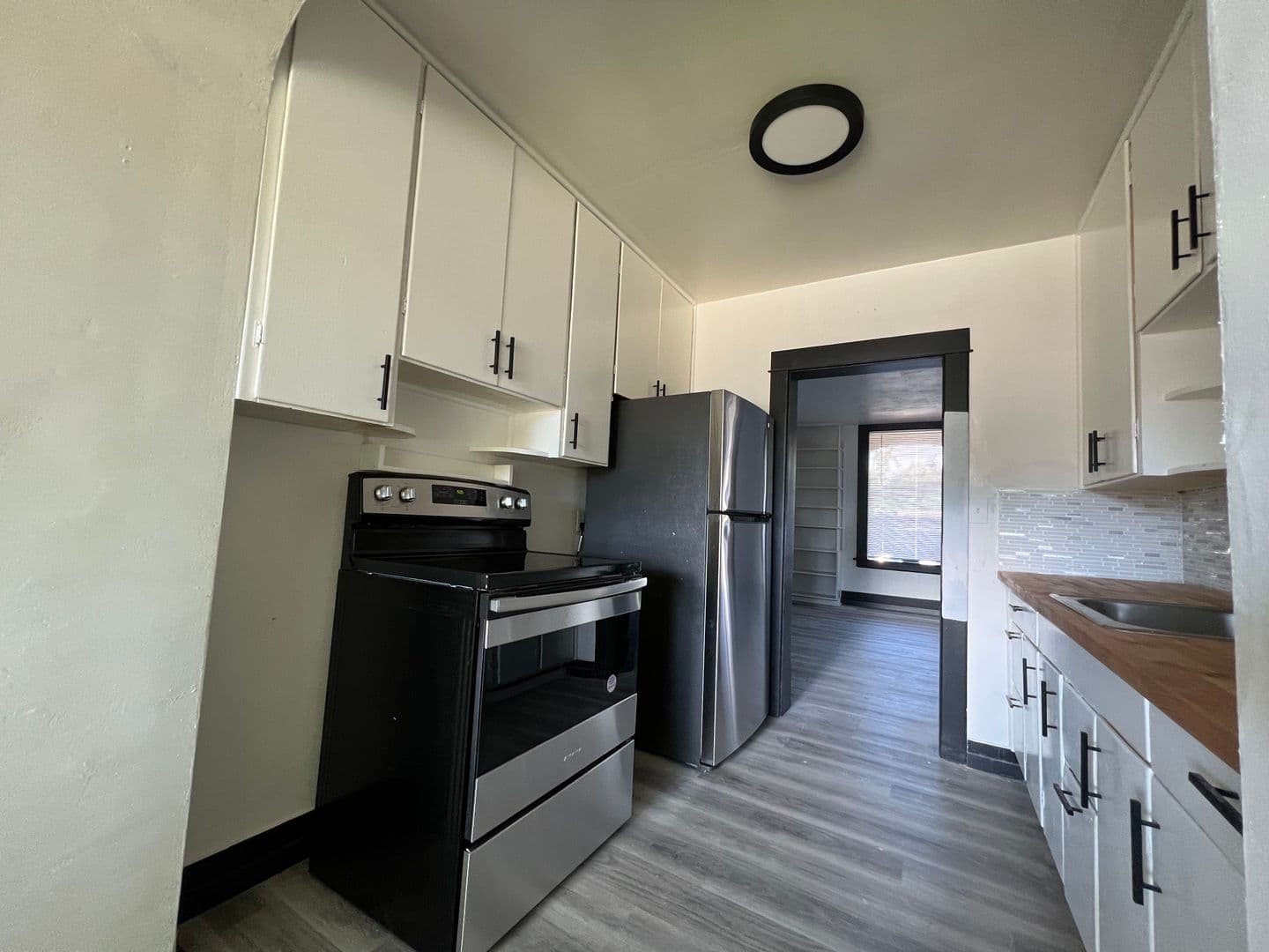 Medical Lake Apartment: 623 E Lake St
