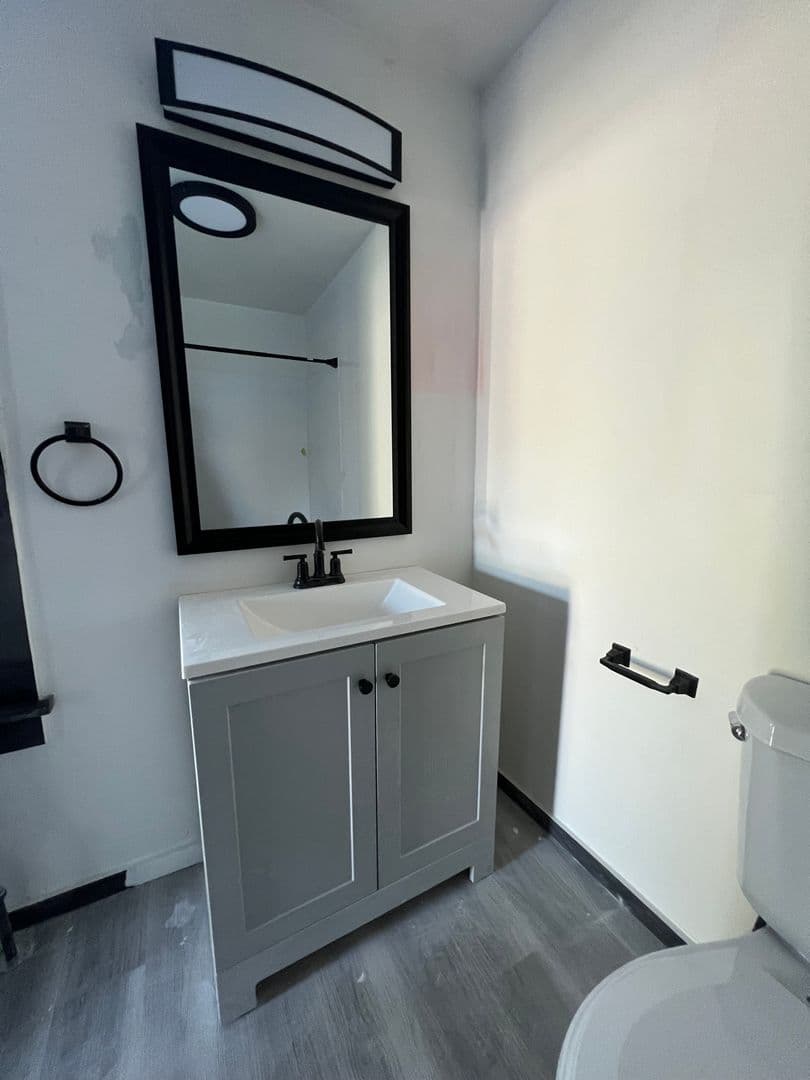 Medical Lake Apartment: 623 E Lake St