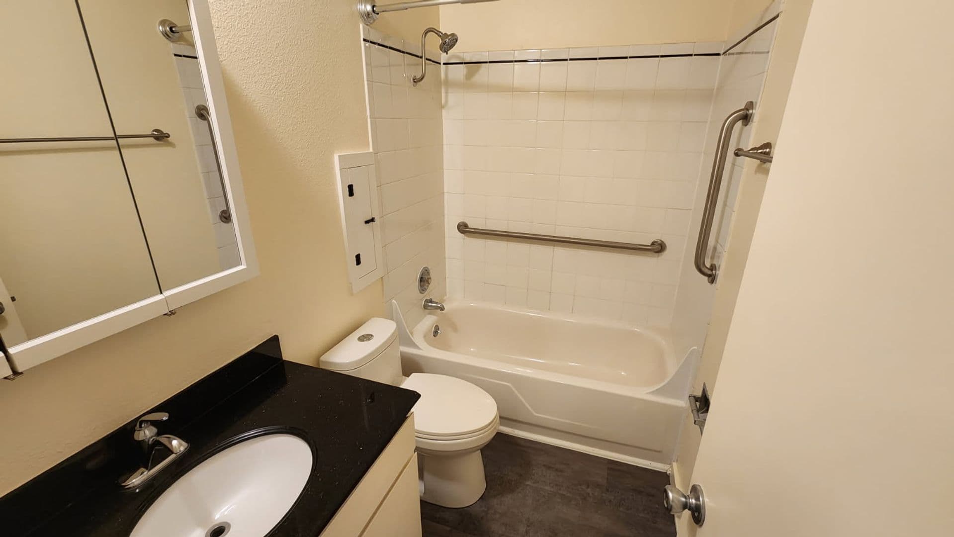 Portland Apartment: 2151 NE Halsey