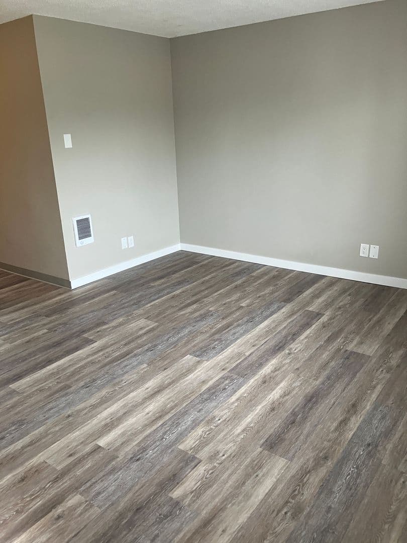 Milwaukie Apartment: 2323 SE Harrison St.